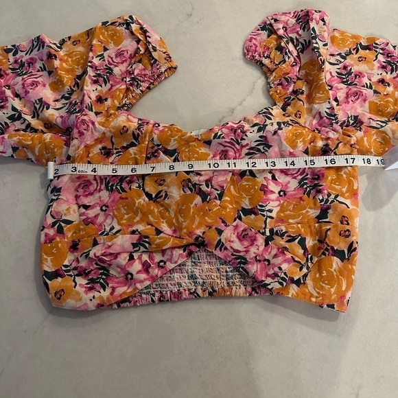 Something Navy Crop Top Floral Puff long Sleeve - Picture 5 of 8